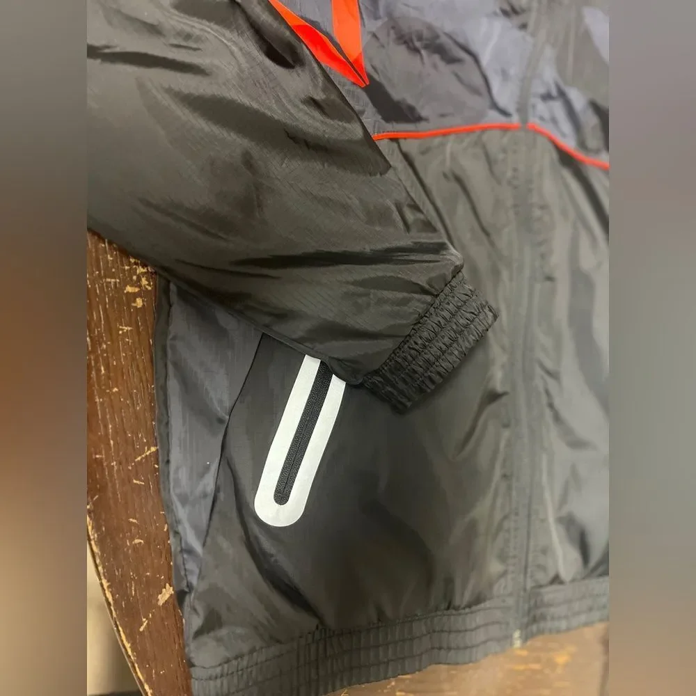 Reebok kids boys lightweight jacket windbreaker Sz L (10 12)